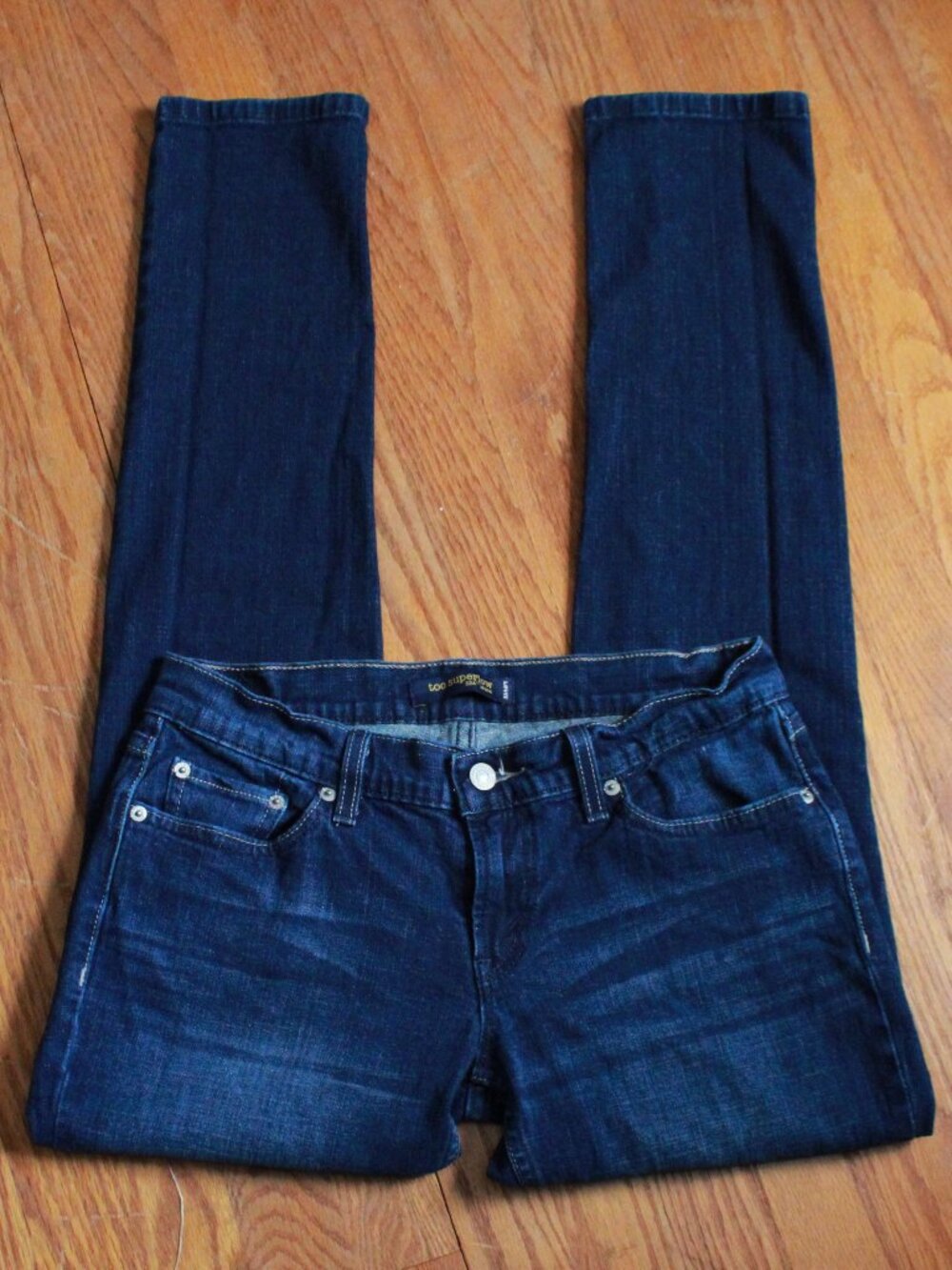 Levi's "Too Superlow" 524 Jeans